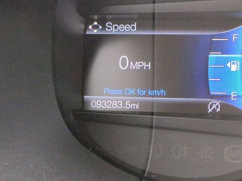 Used 2019 Ford Edge Titanium image 32