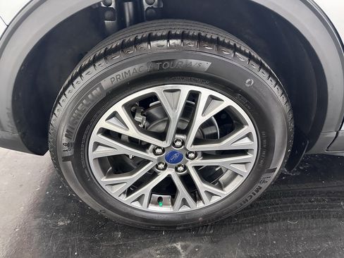 Used 2021 Ford Escape SEL image 17