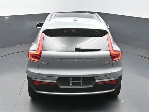 New 2025 Volvo XC40 B5 Core w/ Protection Package Premier image 44