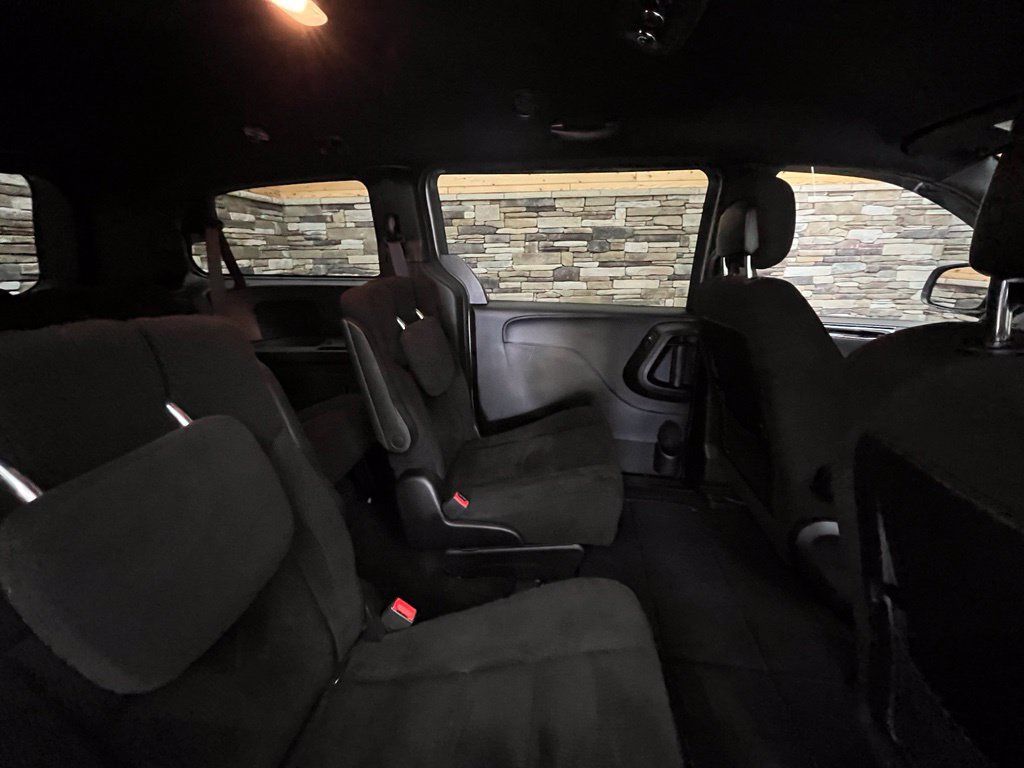 Used 2015 Dodge Grand Caravan SE FWD image 31