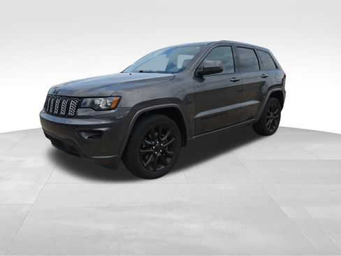 Used 2021 Jeep Grand Cherokee Laredo X RWD image 2
