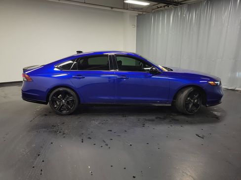 Used 2023 Honda Accord Sport image 9