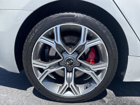 Used 2019 Kia Stinger GT1 AWD/4WD image 9