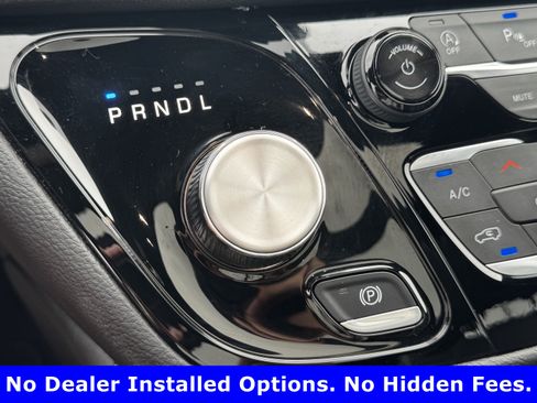 Used 2026 Chrysler Pacifica Limited FWD image 21