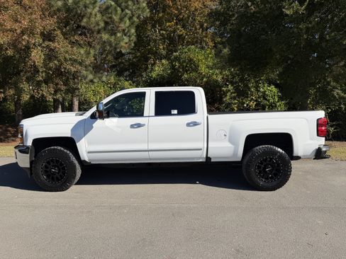 Used 2019 Chevrolet Silverado 3500 LTZ w/ Duramax Plus Package image 41