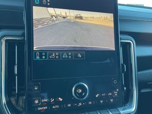 Used 2025 GMC Yukon Denali AWD/4WD image 45