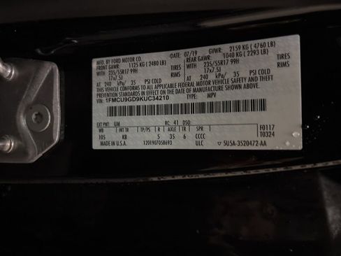 Used 2019 Ford Escape SE image 12