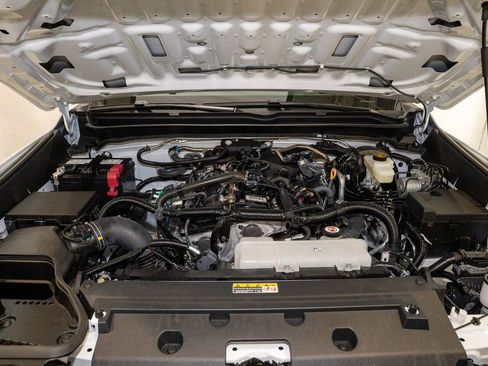 Used 2025 Toyota Tacoma SR5 image 18