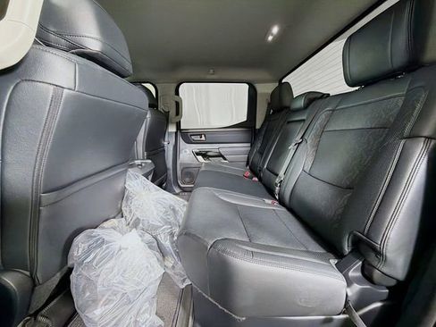 Used 2024 Toyota Tundra Limited AWD/4WD image 30