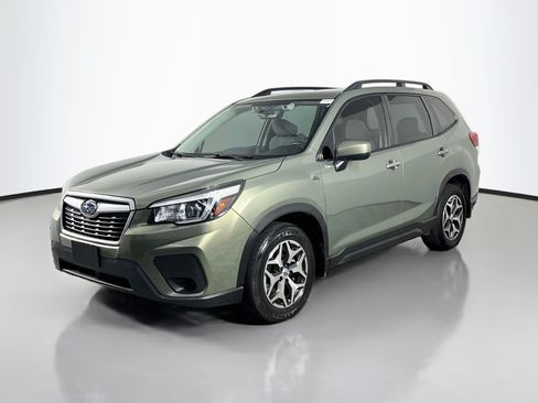 Used 2020 Subaru Forester Premium AWD/4WD image 4