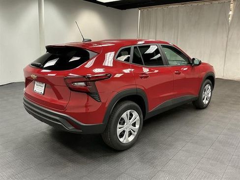 New 2026 Chevrolet Trax LS FWD image 5
