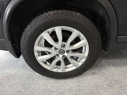 Used 2020 Nissan Rogue SV image 26