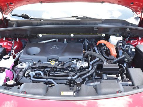 Used 2024 Toyota Venza XLE AWD/4WD image 12