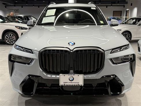 Used 2026 BMW X7 xDrive40i w/ M Sport Package image 2