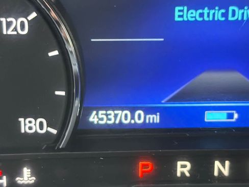 Used 2022 Ford Escape SE image 27