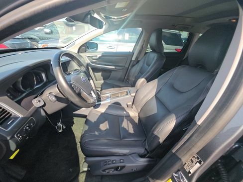 Used 2016 Volvo XC60 T6 AWD/4WD image 4