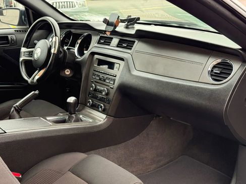 Used 2013 Ford Mustang Coupe image 18