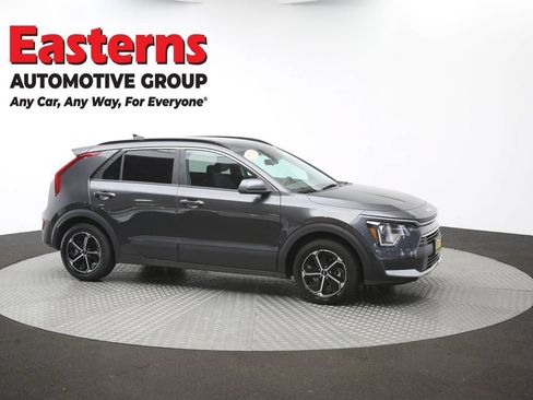 Used 2025 Kia Niro LX FWD image 45