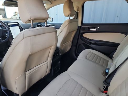 Used 2024 Ford Edge SEL image 37