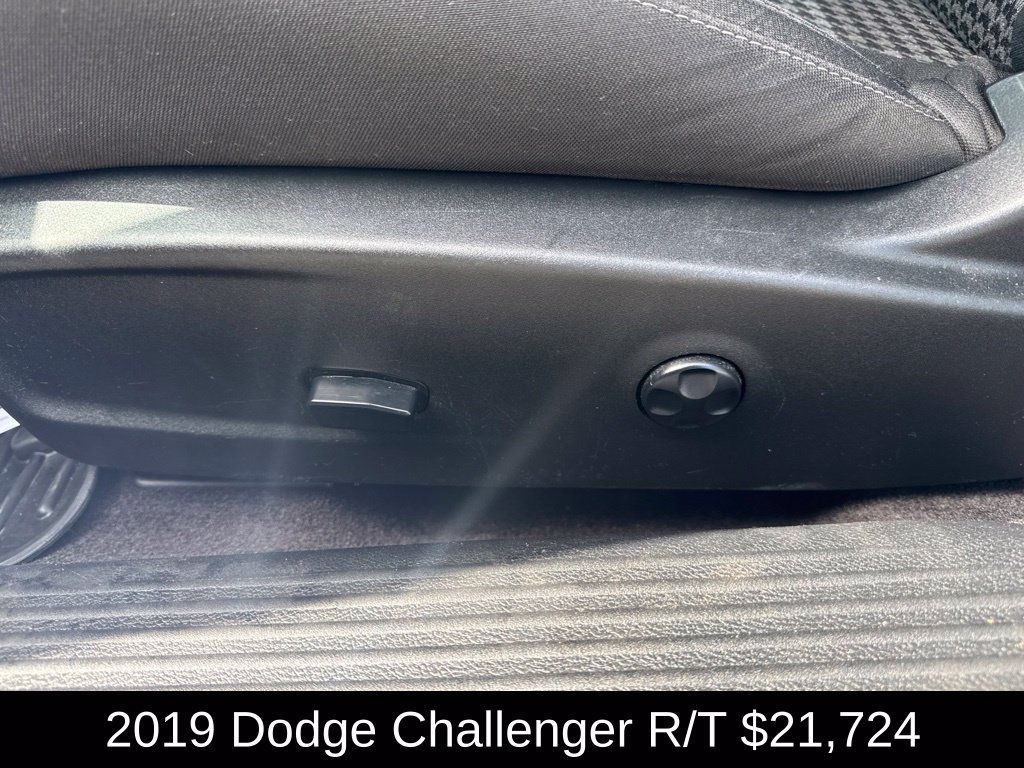 Used 2019 Dodge Challenger R/T w/ Blacktop Package RWD image 12