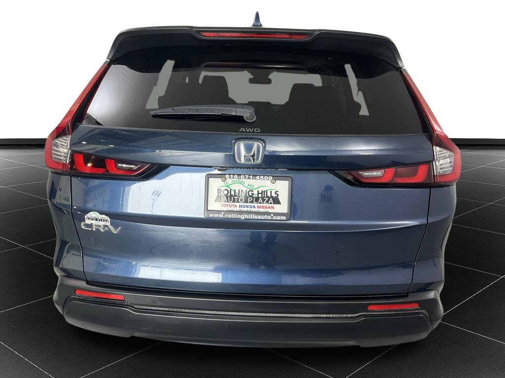 Used 2025 Honda CR-V EX image 4
