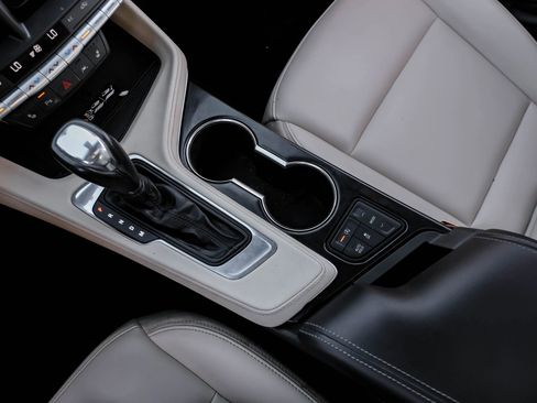 Used 2022 Cadillac CT4 Luxury w/ Sun And Sound Package image 38