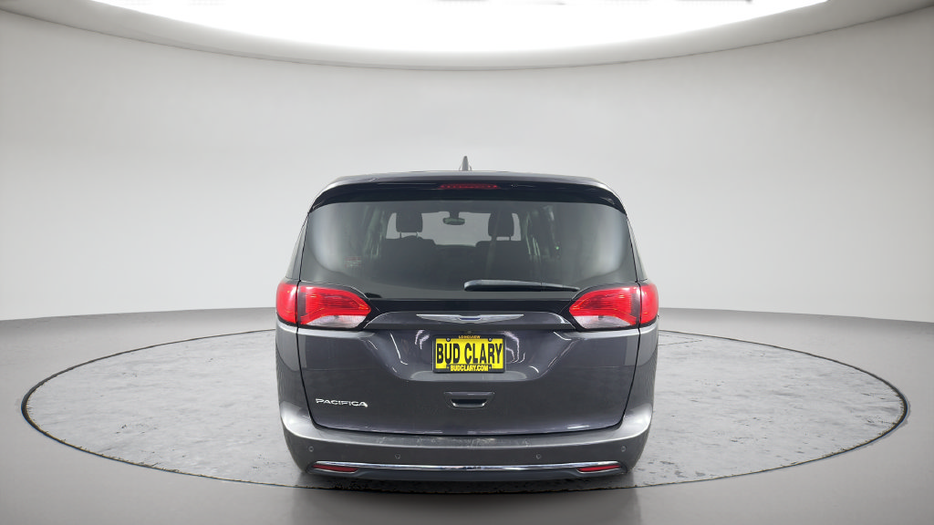 Used 2018 Chrysler Pacifica Touring Plus w/ Tire & Wheel Group FWD image 9