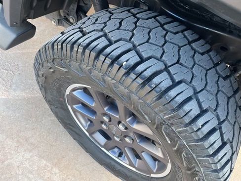 Used 2021 Jeep Gladiator Overland w/ Popular Equipment Package image 8