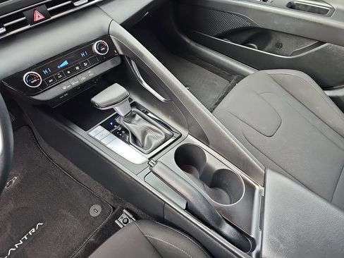 Used 2023 Hyundai Elantra SEL image 28