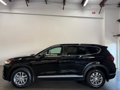 Used 2020 Hyundai Santa Fe SE image 3
