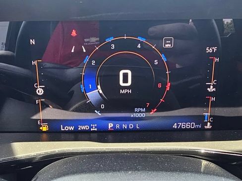 Used 2023 Chevrolet Colorado Z71 w/ Z71 Convenience Package 2 AWD/4WD image 15
