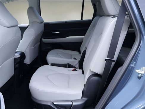 New 2026 Toyota Grand Highlander AWD Hybrid image 12