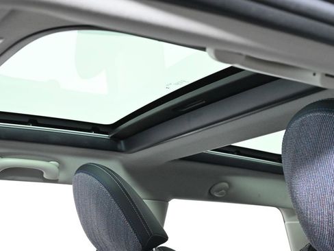 Used 2025 MINI Cooper 2-Door Hardtop image 24