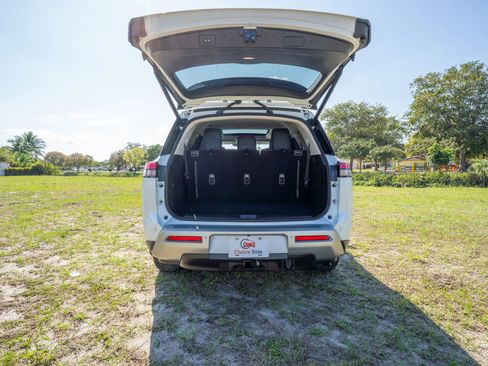 Used 2025 Nissan Pathfinder SL w/ SL Premium Package image 30