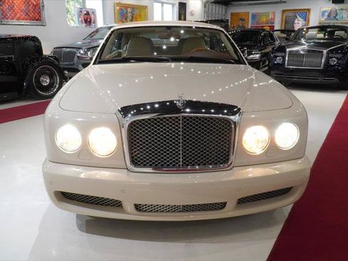 Used 2008 Bentley Azure RWD image 4