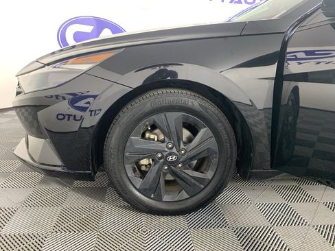 Used 2023 Hyundai Elantra SEL w/ Cargo Package image 12