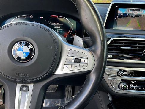 Used 2022 BMW 750i xDrive w/ M Sport Package AWD/4WD image 12