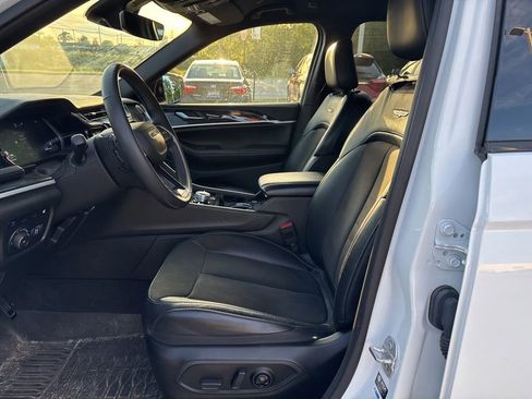 Used 2023 Jeep Grand Cherokee Trailhawk AWD/4WD image 10