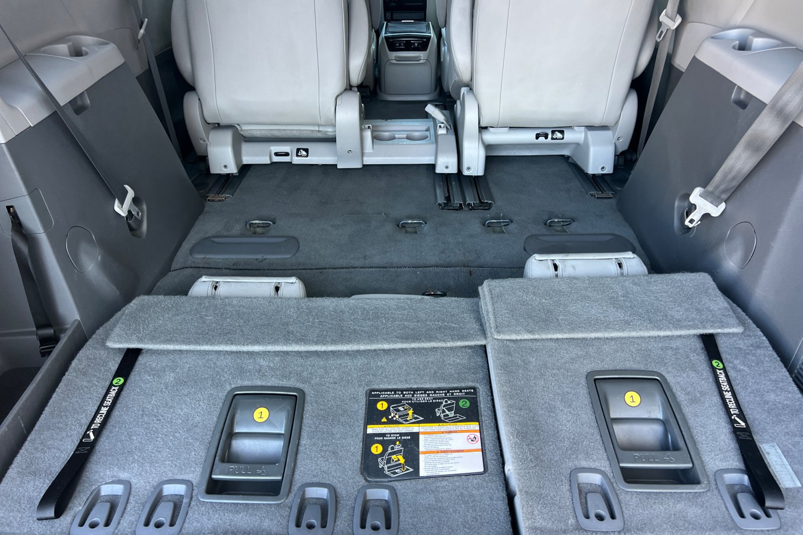 Used 2020 Toyota Sienna XLE FWD image 18