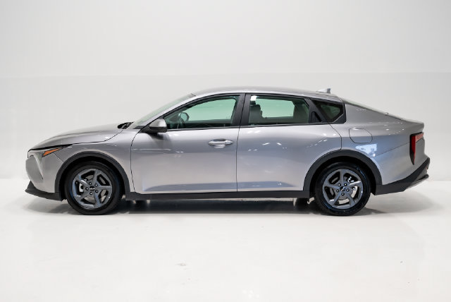 Used 2025 Kia K4 FWD image 29