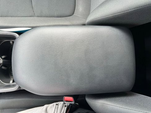 Used 2024 Toyota RAV4 LE image 38