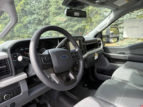 New 2026 Ford F550 4x4 SuperCab Super Duty image 9