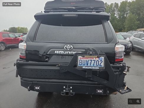 Used 2018 Toyota 4Runner TRD Off-Road Premium AWD/4WD image 6