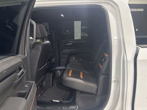 Used 2022 GMC Sierra 1500 AT4 w/ AT4 Premium Package AWD/4WD image 33