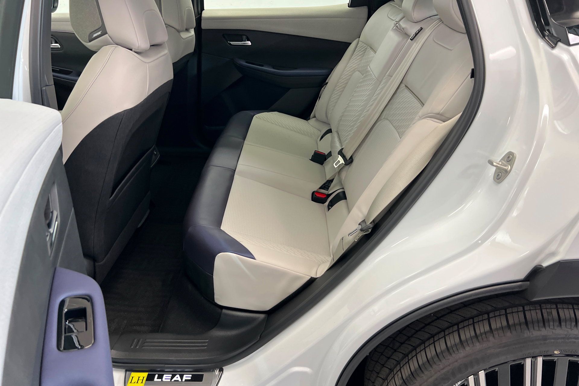 New 2026 Nissan Leaf Platinum+ w/ Illuminated Package FWD image 21