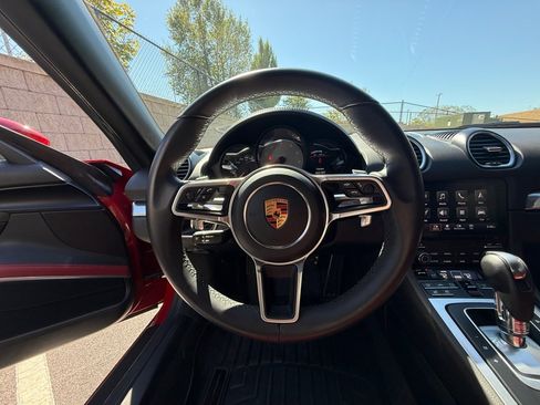 Certified 2018 Porsche 718 Boxster S image 15