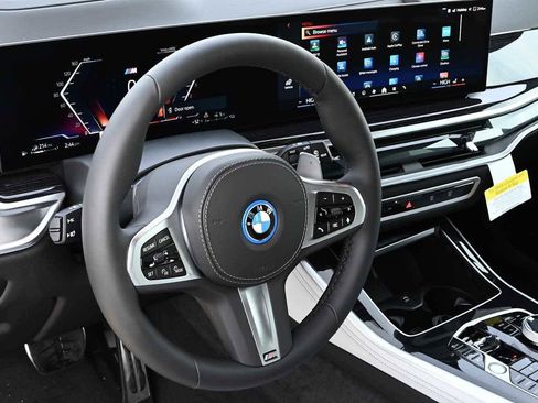 New 2026 BMW X5 xDrive50e w/ Executive Package image 10
