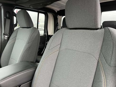 New 2025 Jeep Gladiator Sport AWD/4WD image 25