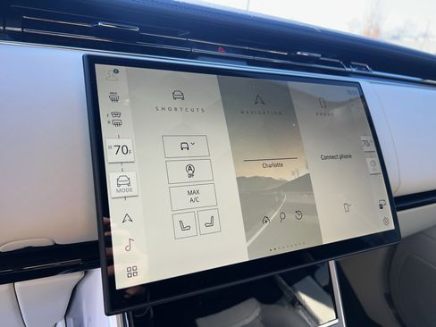 Used 2024 Land Rover Range Rover Long Wheelbase SE image 24