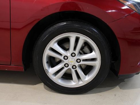 Used 2017 Chevrolet Cruze LT image 8